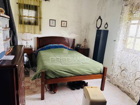 Moradia de campo na quinta do anjo – terreno com 4.520 m²