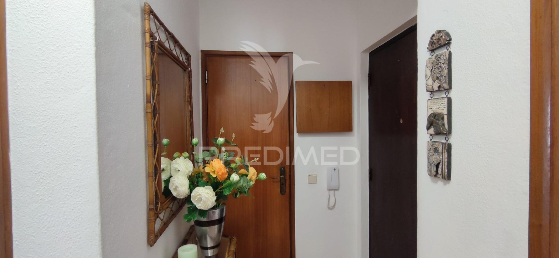 Apartamento t3 com varanda em sines