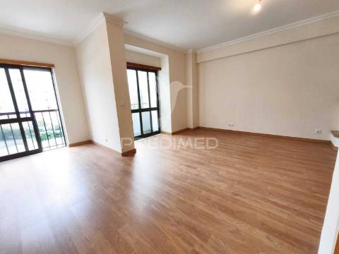 Apartamento t3 em serra das minas