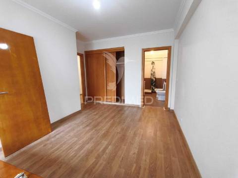Apartamento t3 em serra das minas