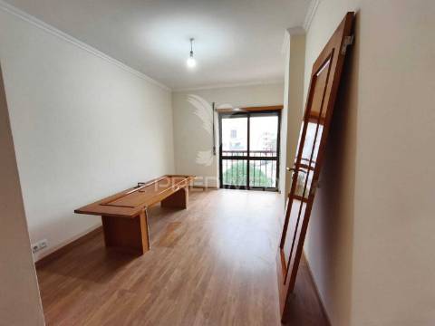 Apartamento t3 em serra das minas