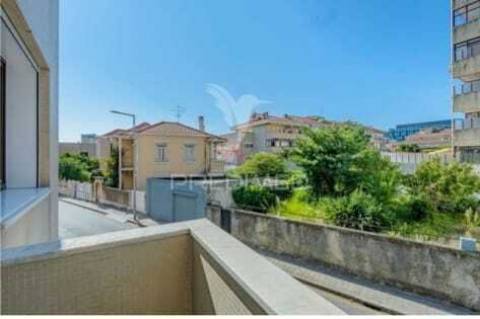 Vende-se apartamento t2 boavista remodelado