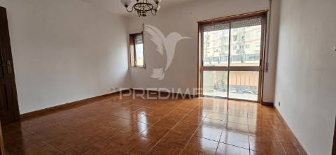 Apartamento t3 samora correia