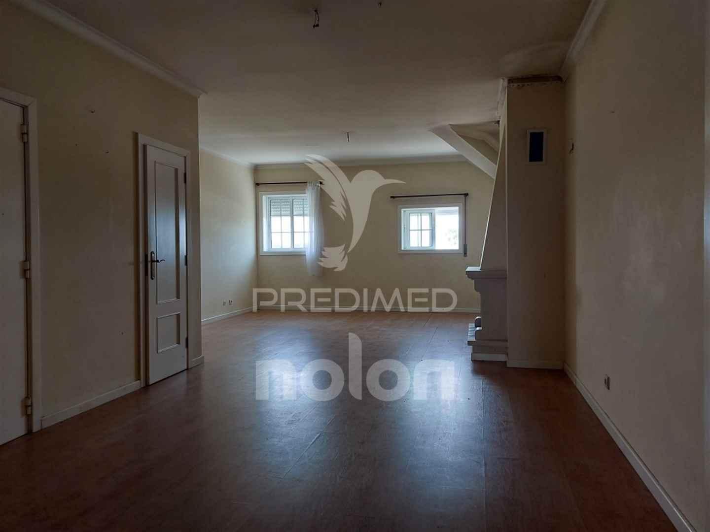 Apartamento t1 espaçoso em aradas – perto do centro de aveiro
