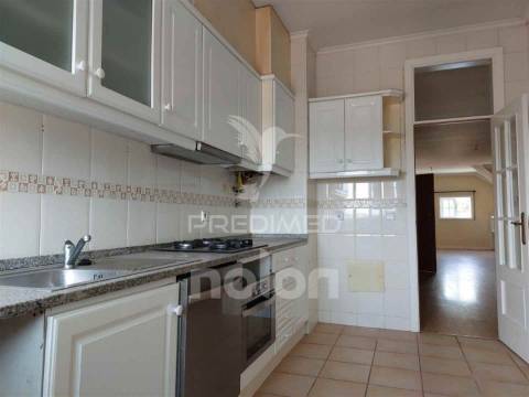Apartamento t1 espaçoso em aradas – perto do centro de aveiro