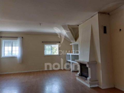Apartamento t1 espaçoso em aradas – perto do centro de aveiro