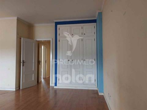 Apartamento t1 espaçoso em aradas – perto do centro de aveiro