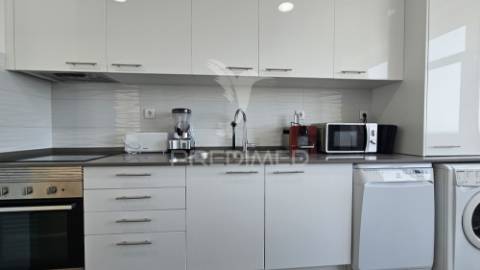 Penthouse t3 com vista espetacular para a cidade e rio, carnaxide, lisboa