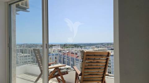 Penthouse t3 com vista espetacular para a cidade e rio, carnaxide, lisboa
