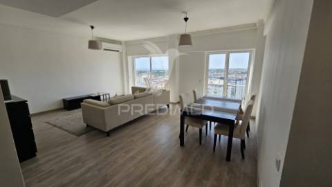 Penthouse t3 com vista espetacular para a cidade e rio, carnaxide, lisboa