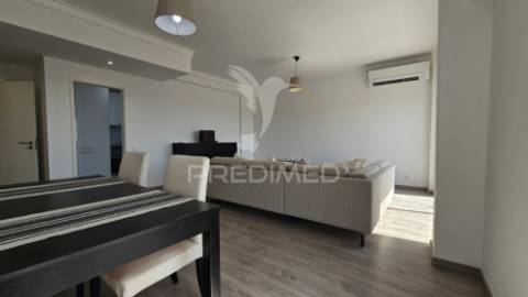Penthouse t3 com vista espetacular para a cidade e rio, carnaxide, lisboa