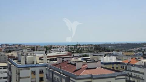 Penthouse t3 com vista espetacular para a cidade e rio, carnaxide, lisboa