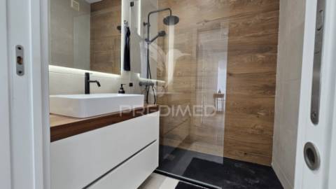 Penthouse t3 com vista espetacular para a cidade e rio, carnaxide, lisboa