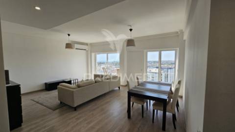 Penthouse t3 com vista espetacular para a cidade e rio, carnaxide, lisboa