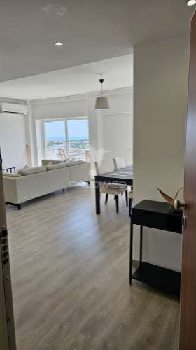 Penthouse t3 com vista espetacular para a cidade e rio, carnaxide, lisboa