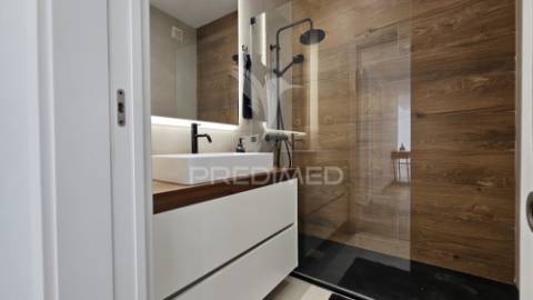 Penthouse t3 com vista espetacular para a cidade e rio, carnaxide, lisboa