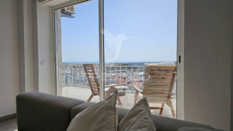 Penthouse t3 com vista espetacular para a cidade e rio, carnaxide, lisboa
