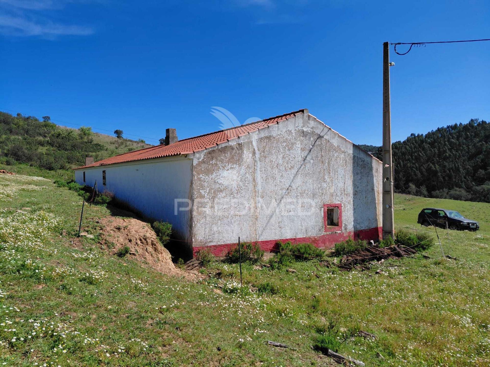 Herdade localizada em sabóia,odemira.