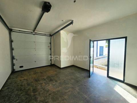 Moradia isolada t3, c/piscina e box, brejo clérigo - azeitão