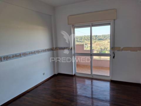 Excelente apartamento t3 com garagem e arrecadação.