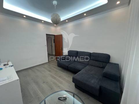 Apartamento t2 remodelado | 1º andar | alto do seixalinho - barreiro