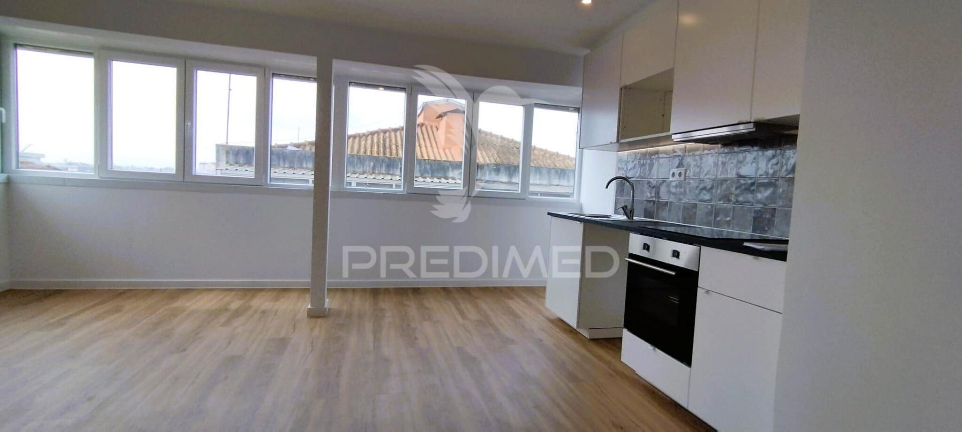 Apartamento t2 em camarate