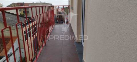 Apartamento t2 em camarate