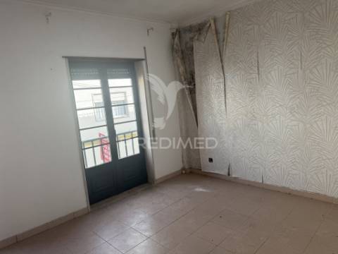 Moradia t2+2 arruda dos vinhos