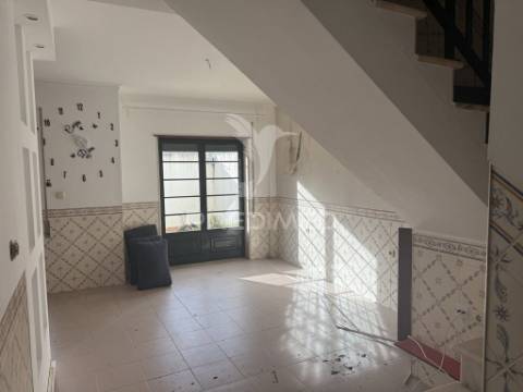 Moradia t2+2 arruda dos vinhos