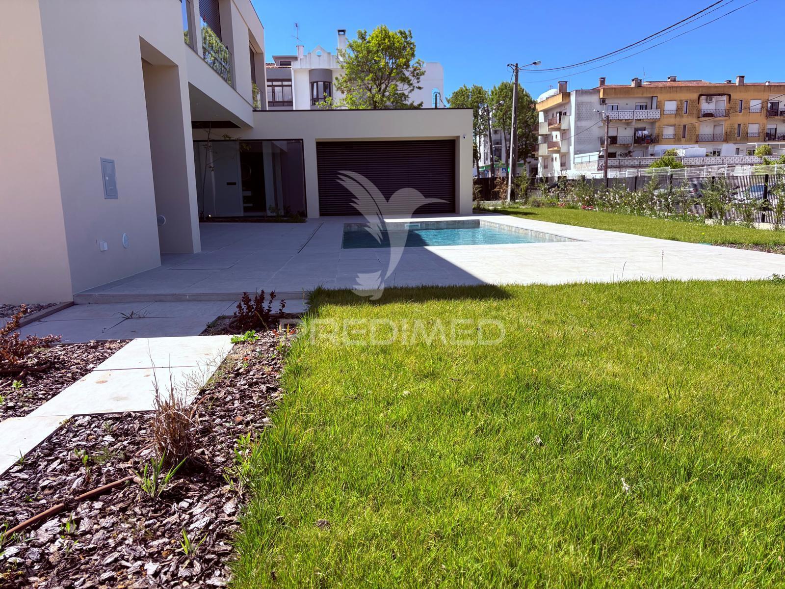 Moradia t5 contemporânea de luxo perto de lisboa