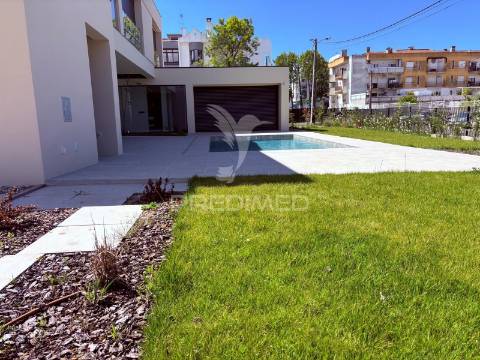 Moradia t5 contemporânea de luxo perto de lisboa