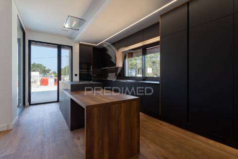 Moradia t5 contemporânea de luxo perto de lisboa
