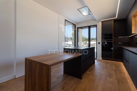 Moradia t5 contemporânea de luxo perto de lisboa