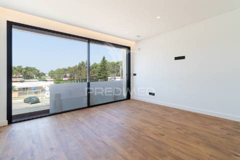Moradia t5 contemporânea de luxo perto de lisboa