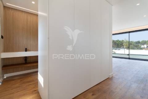 Moradia t5 contemporânea de luxo perto de lisboa
