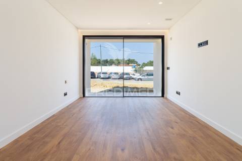 Moradia t5 contemporânea de luxo perto de lisboa