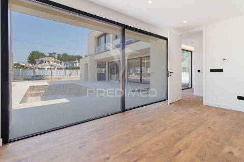Moradia t5 contemporânea de luxo perto de lisboa