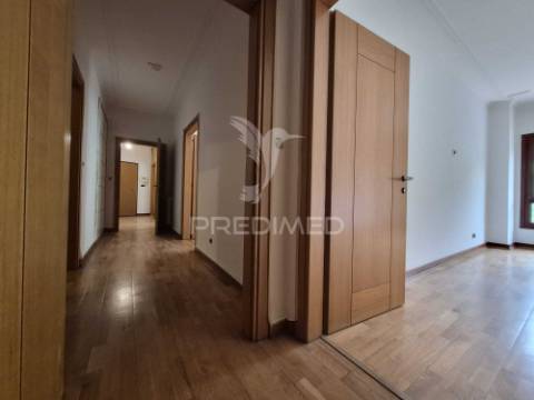 Apartamento t2  no edifício varandas da lezíria (vila franca de xira)