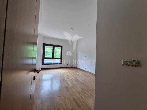 Apartamento t2  no edifício varandas da lezíria (vila franca de xira)