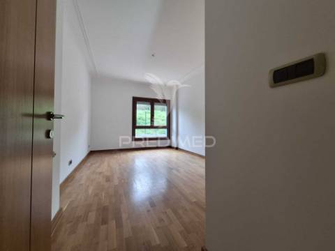 Apartamento t2  no edifício varandas da lezíria (vila franca de xira)