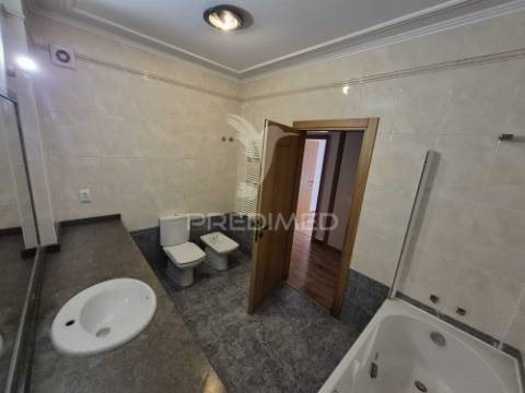 Apartamento t2  no edifício varandas da lezíria (vila franca de xira)