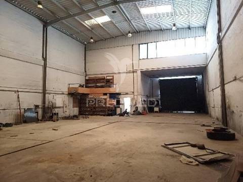 Armazém em alverca