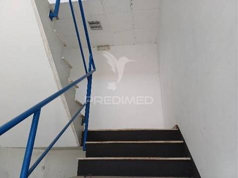 Armazém em alverca