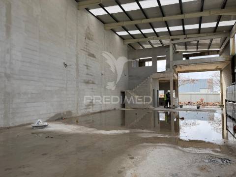 Armazéns industriais novos - seixal (venda individual ou conjunta)