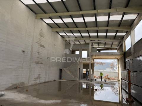 Armazéns industriais novos - seixal (venda individual ou conjunta)