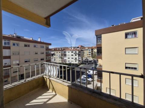 Apartamento t2 rio de mouro, sintra