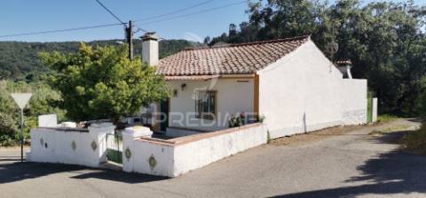Moradia t2 com quintal