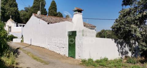 Moradia t2 com quintal