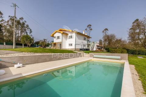 Moradia t3 + 2 em alcobaça