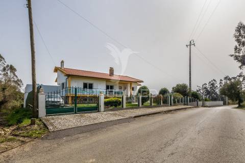 Moradia t3 + 2 em alcobaça